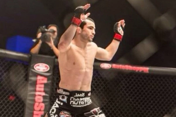 Россиянин Валиев дебютирует в UFC